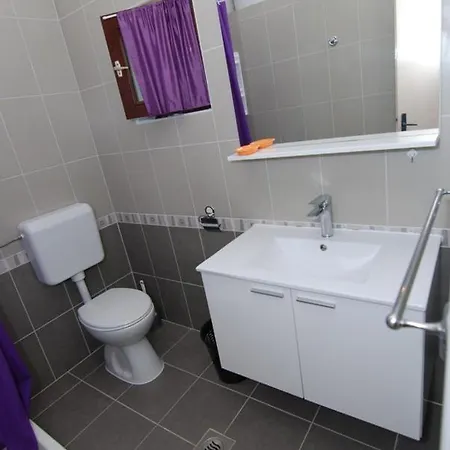 Apartmani Lukacic - Kraj Apartment Tkon